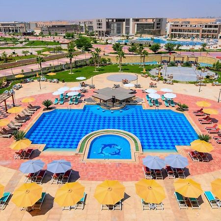 Tolip Gardens Hotel Kaherah Luaran gambar The swimming pool at the resort