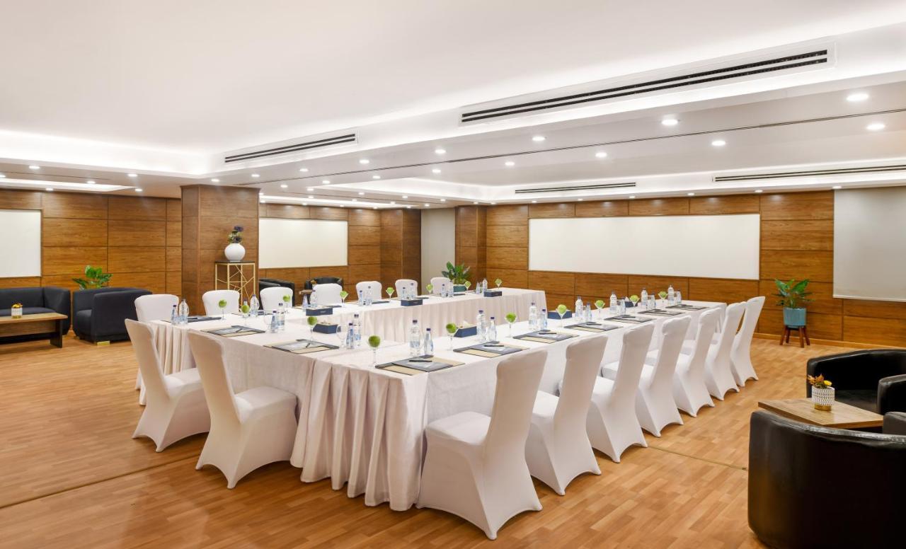 Tolip Gardens Hotel Kaherah Luaran gambar Meeting room at the hotel