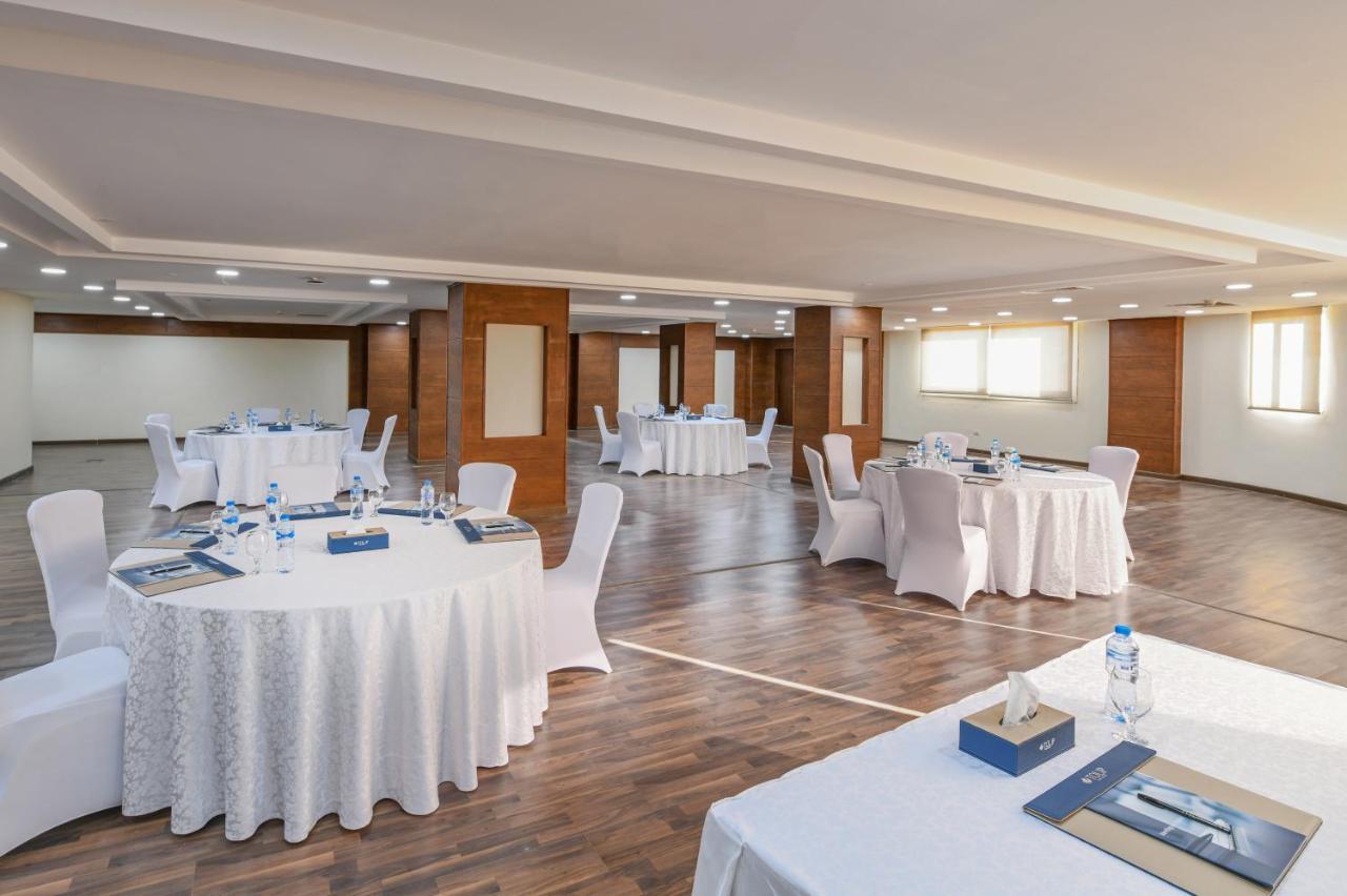 Tolip Gardens Hotel Kaherah Luaran gambar Meeting room