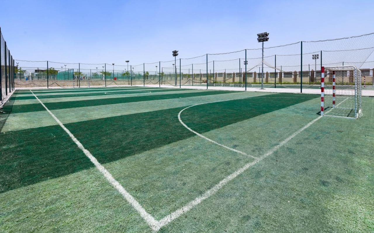 Tolip Gardens Hotel Kaherah Luaran gambar A handball court